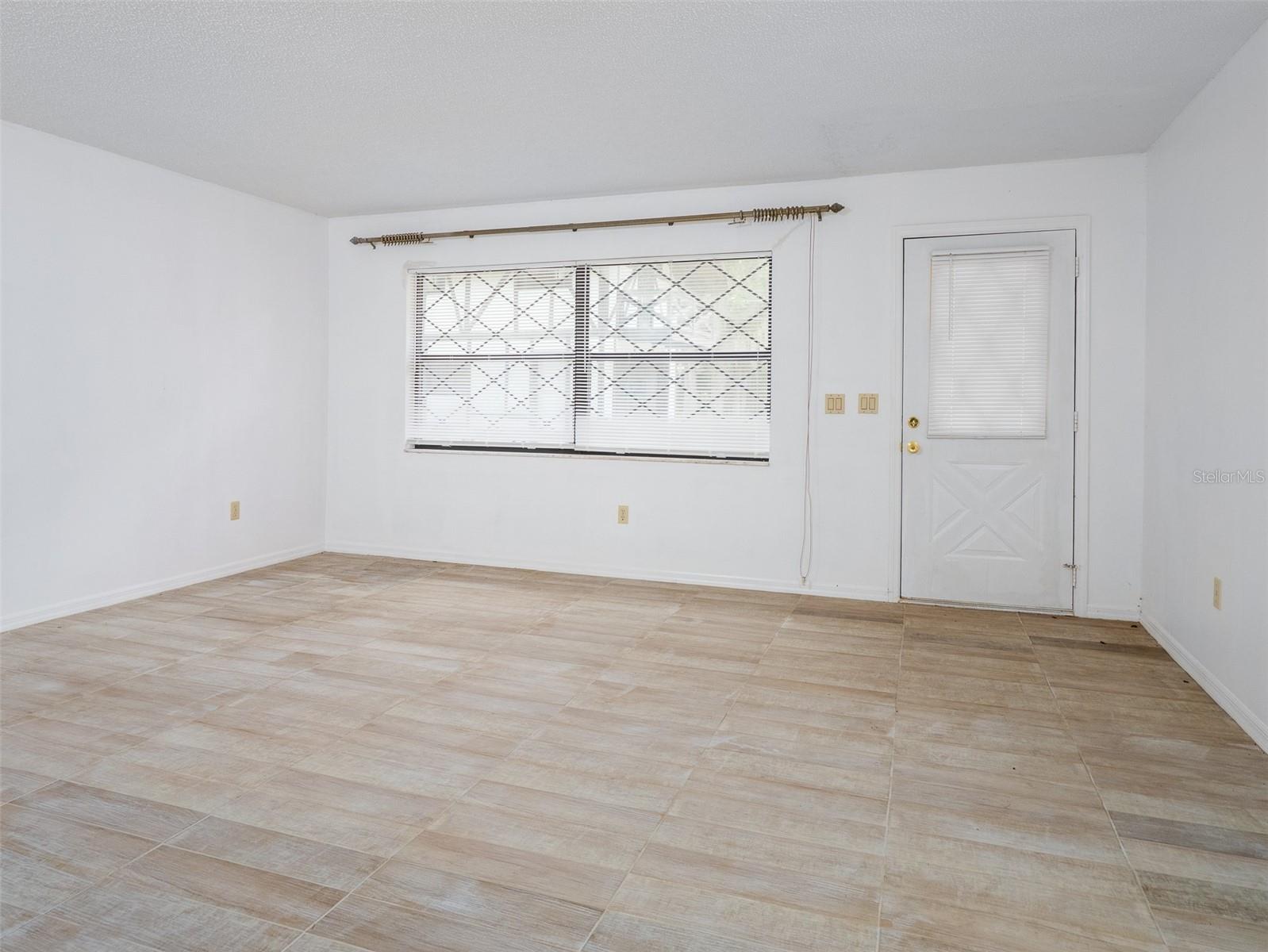 121 Serena Cir Property Photo 9