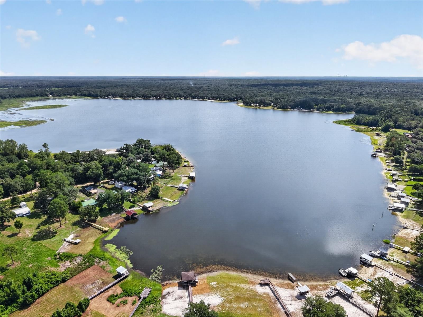 148 Lake Shore Ter Property Photo 2