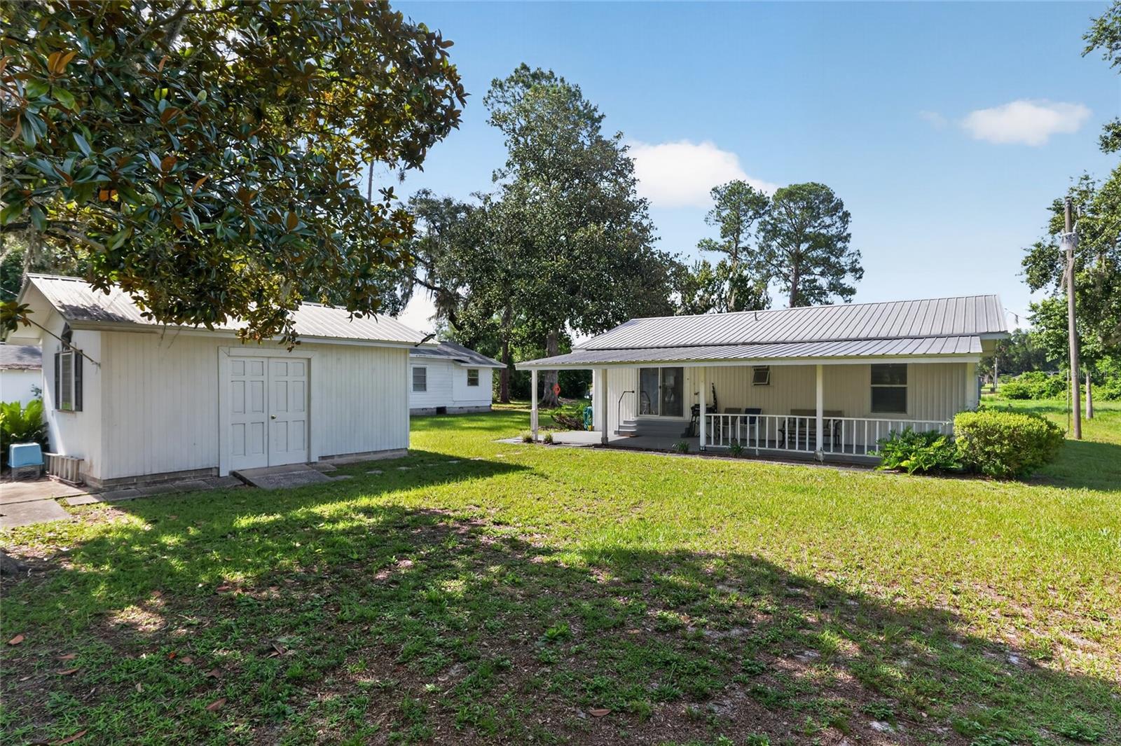 148 Lake Shore Ter Property Photo 4