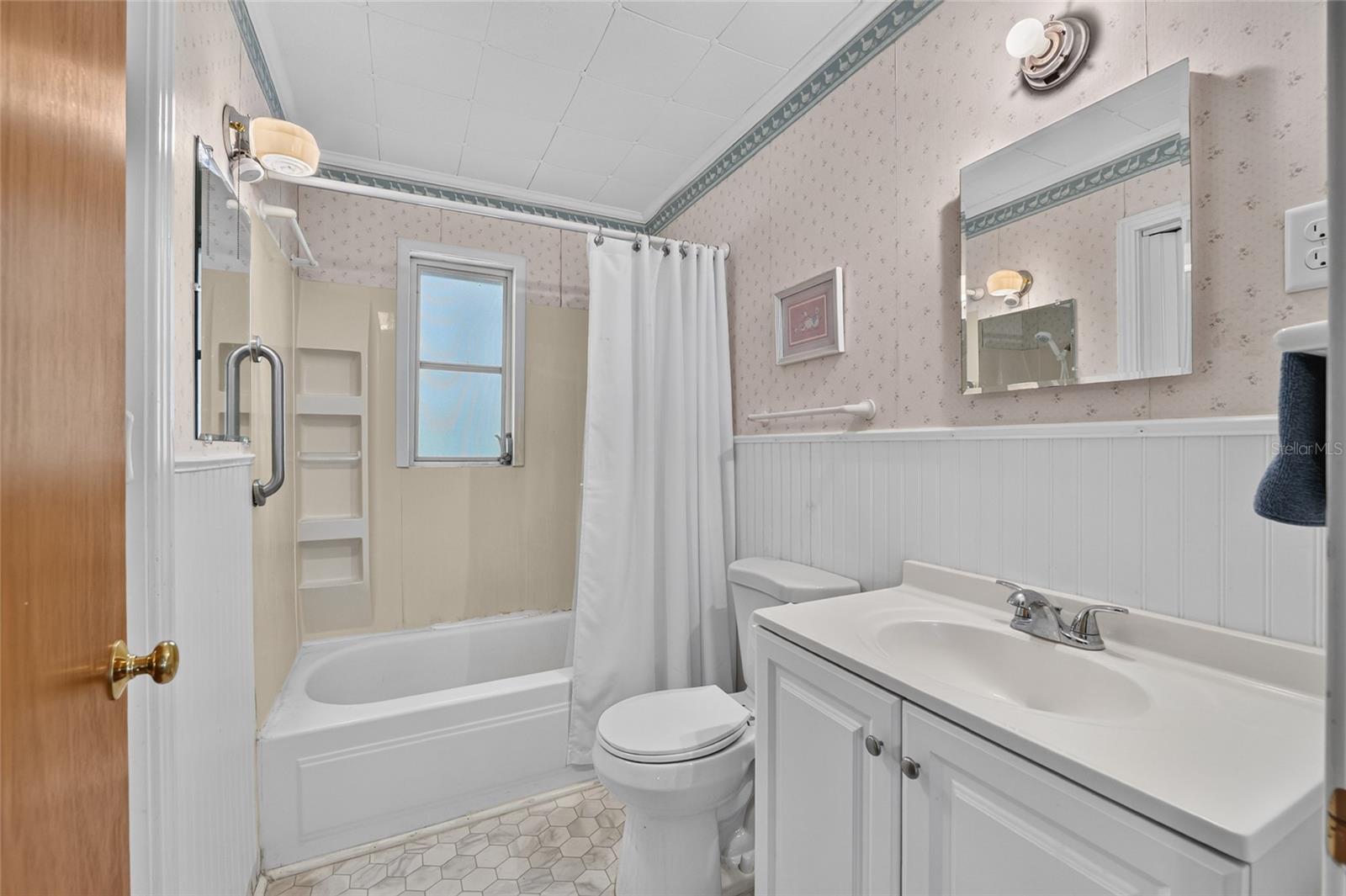 148 Lake Shore Ter Property Photo 20