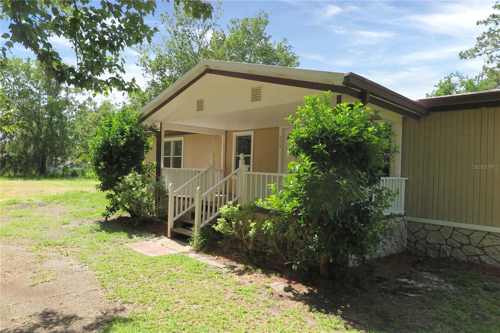 108 Pineshore Dr Property Photo 2