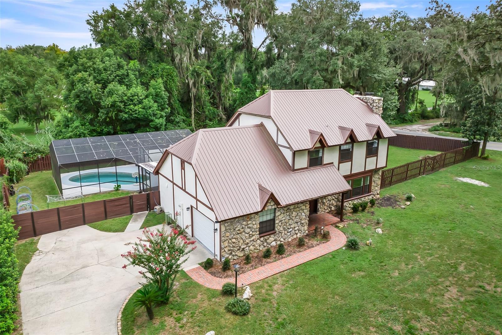102 THICKET LN
