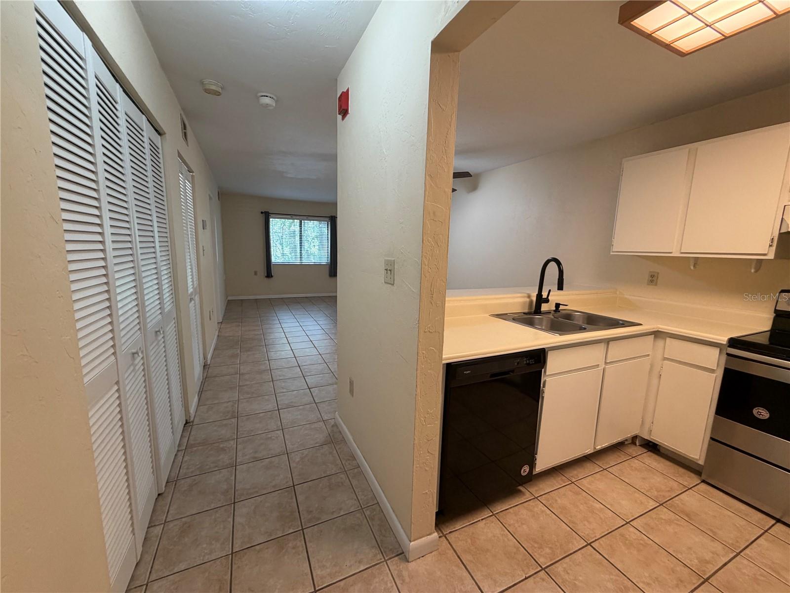 83 Se 16th Ave #e102 Property Photo 2