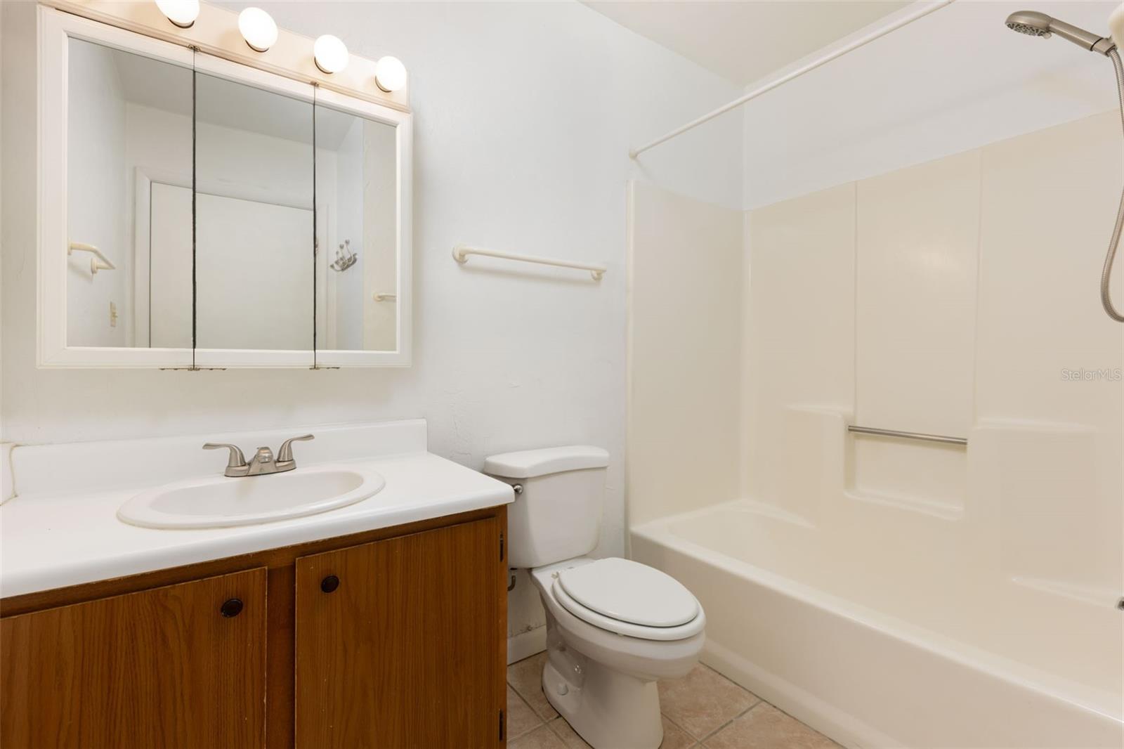 83 Se 16th Ave #e102 Property Photo 12