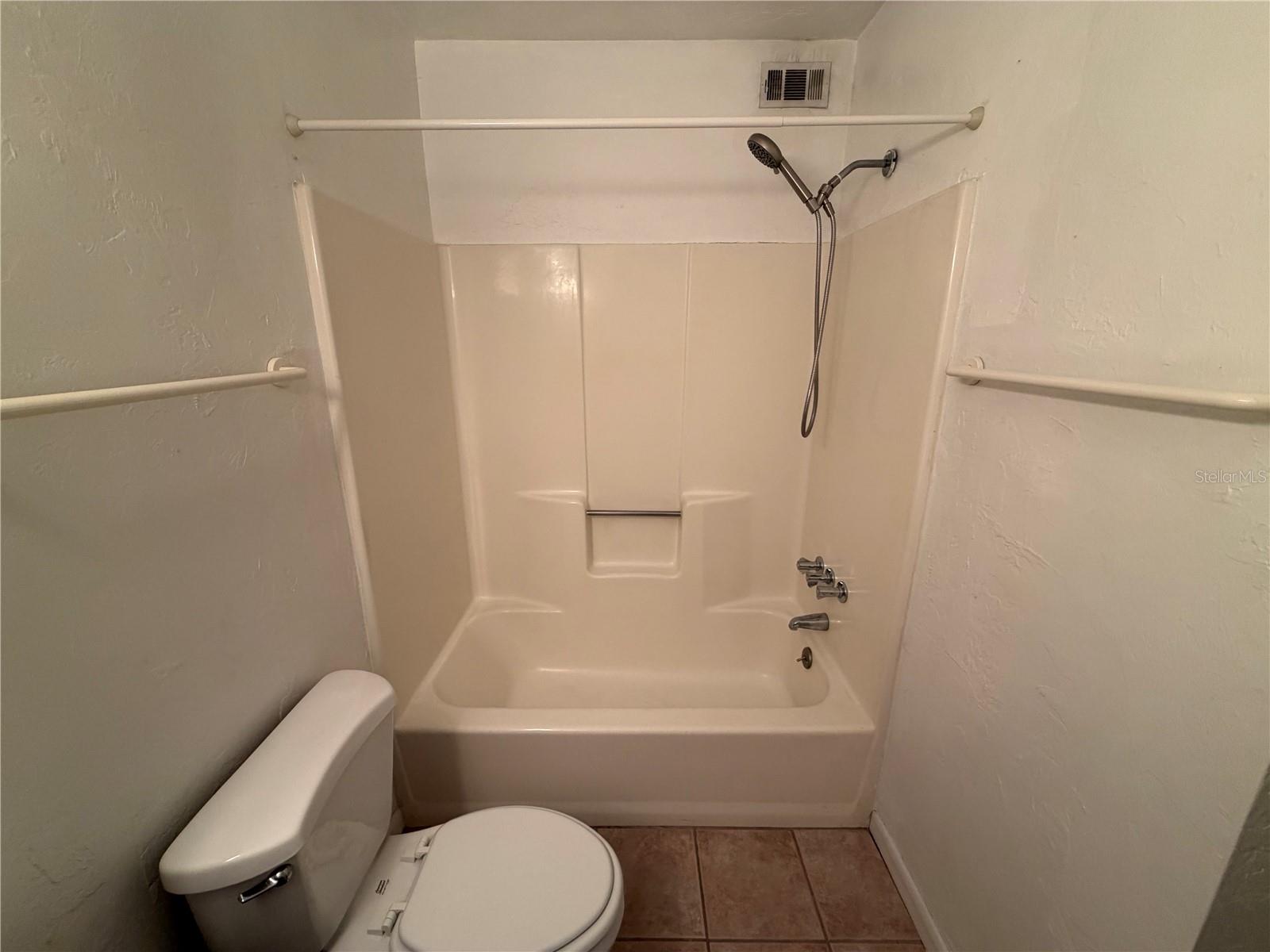 83 Se 16th Ave #e102 Property Photo 13