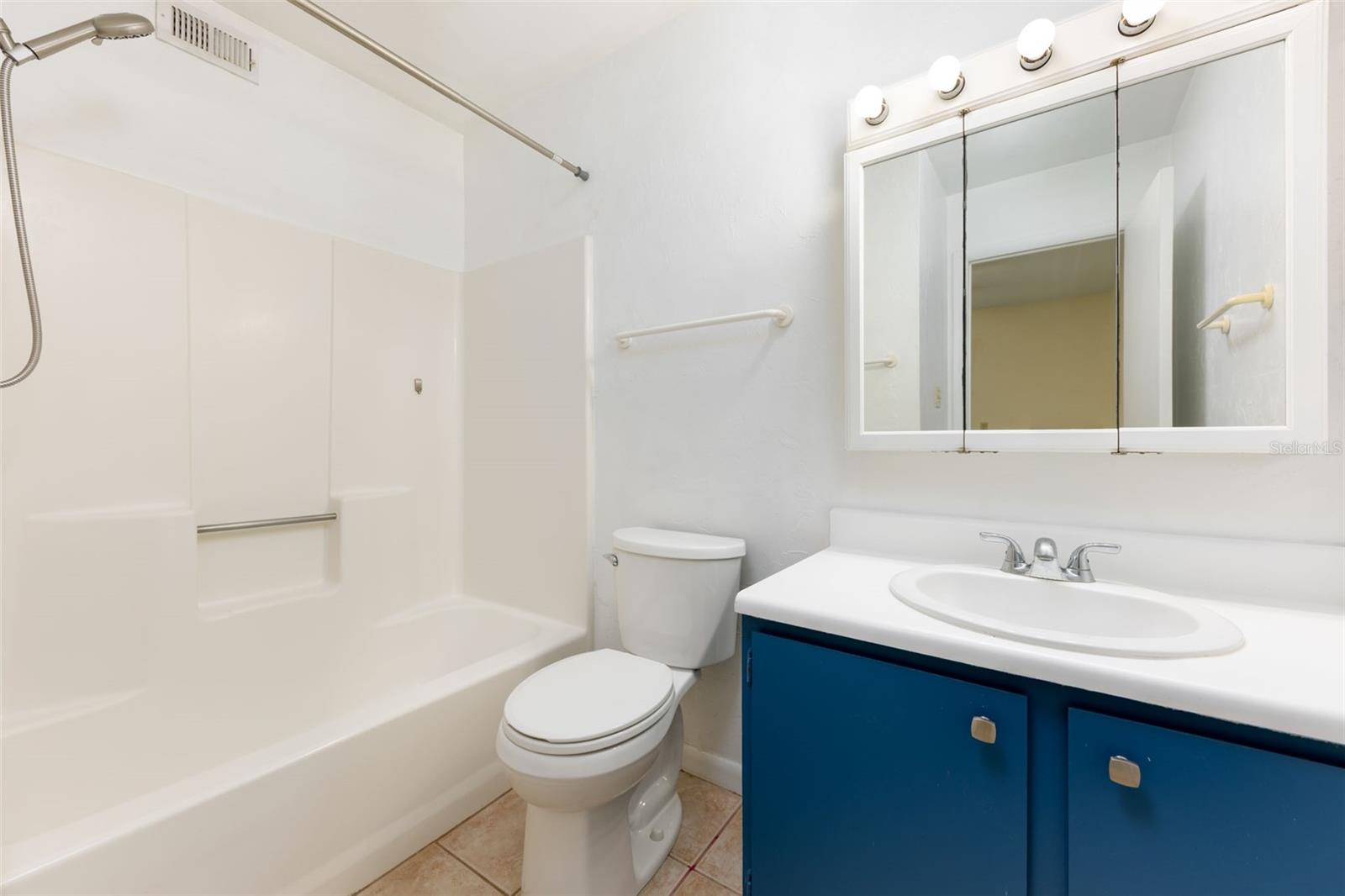 83 Se 16th Ave #e102 Property Photo 15