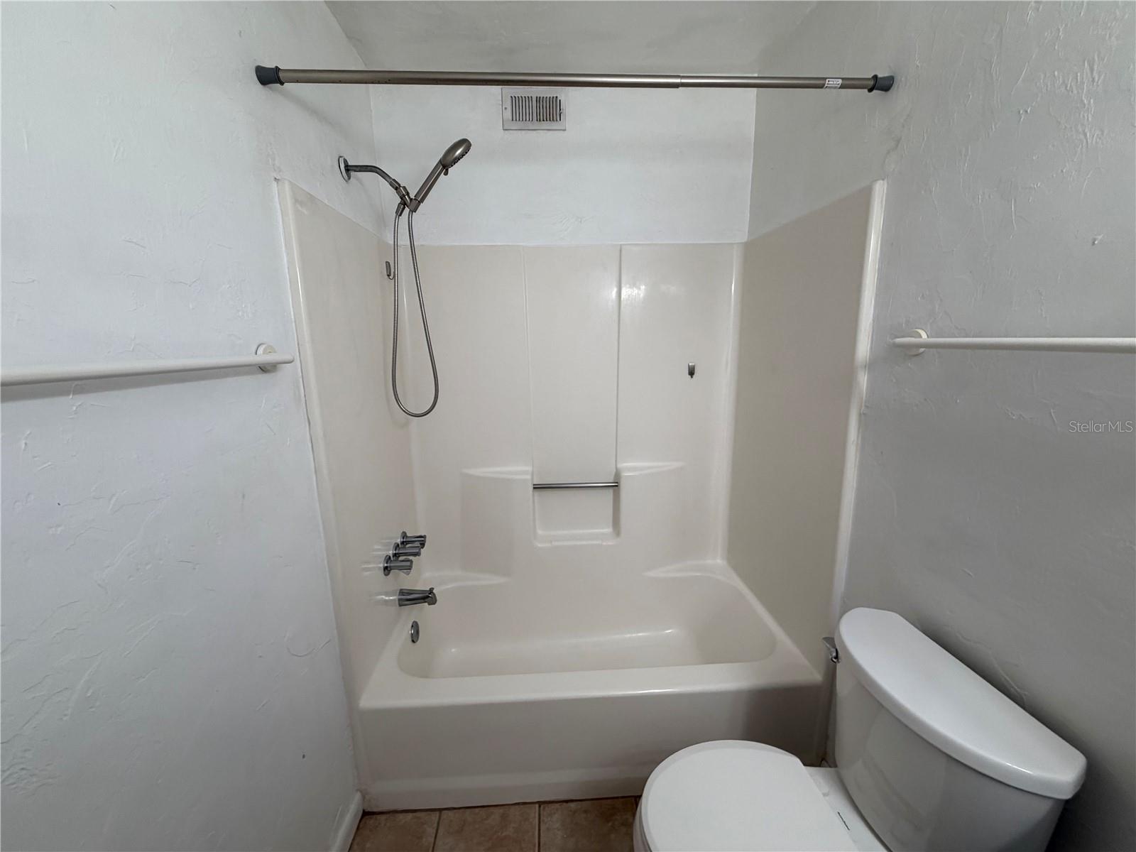 83 Se 16th Ave #e102 Property Photo 18
