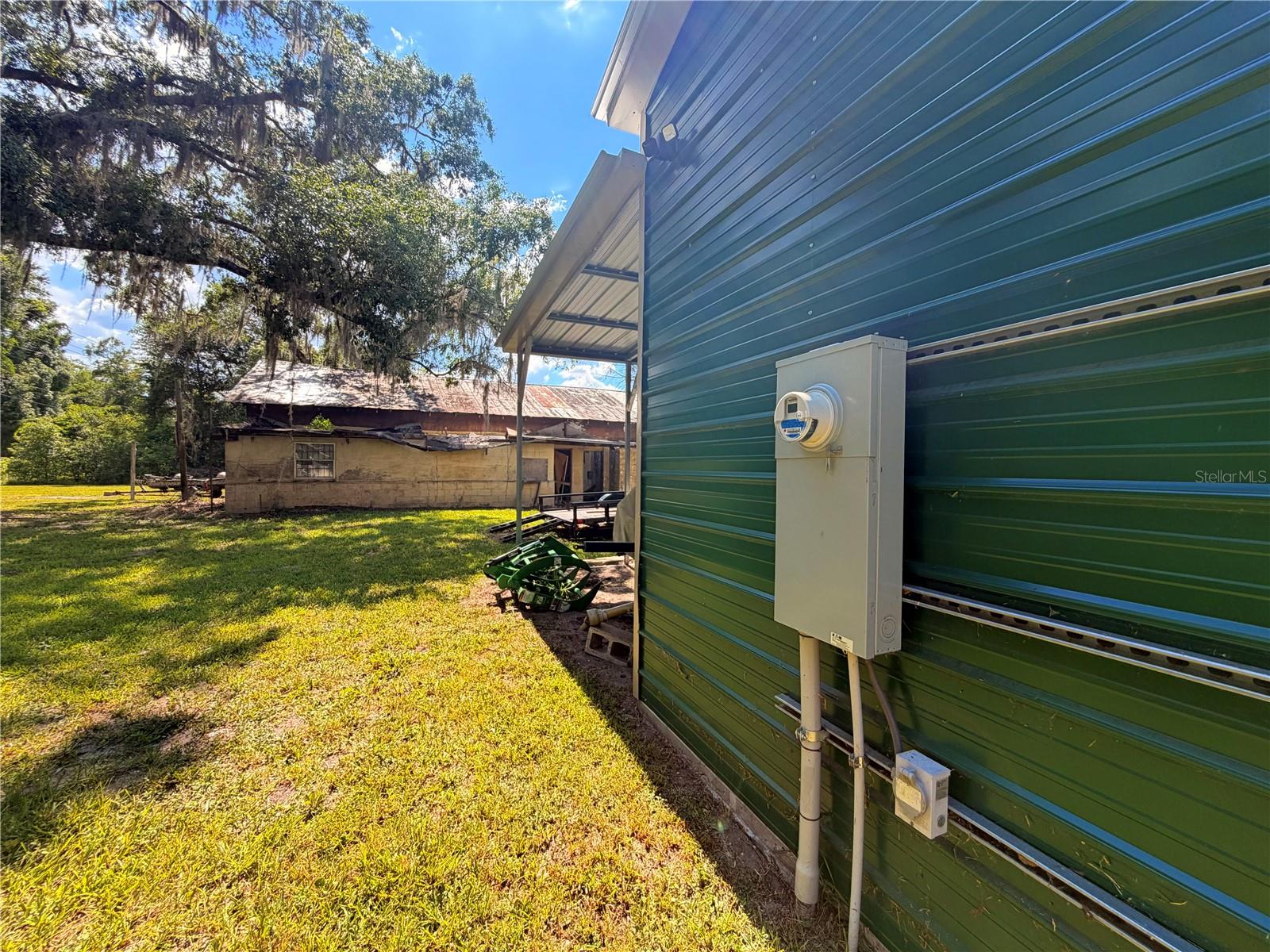 24042 90 Property Photo 4