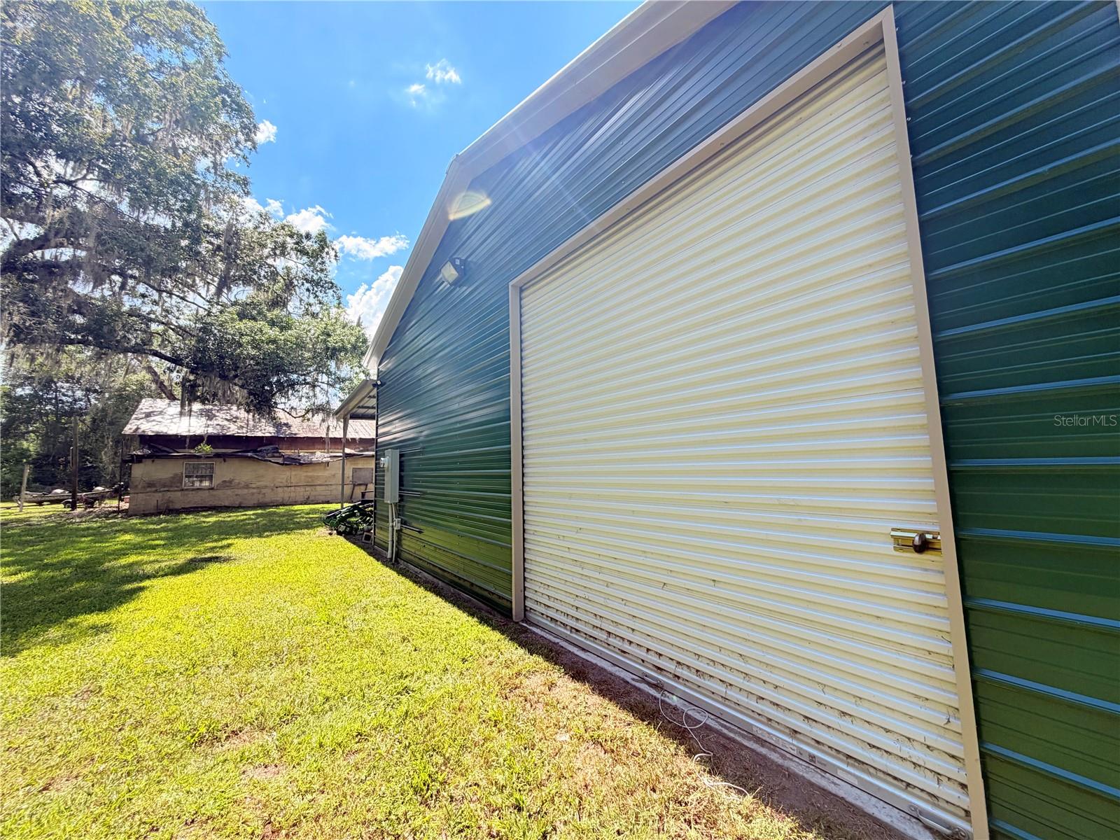 24042 90 Property Photo 5