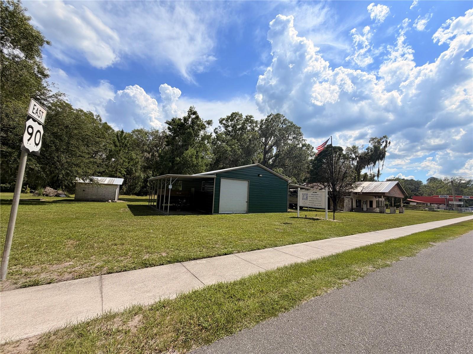 24042 90 Property Photo 7