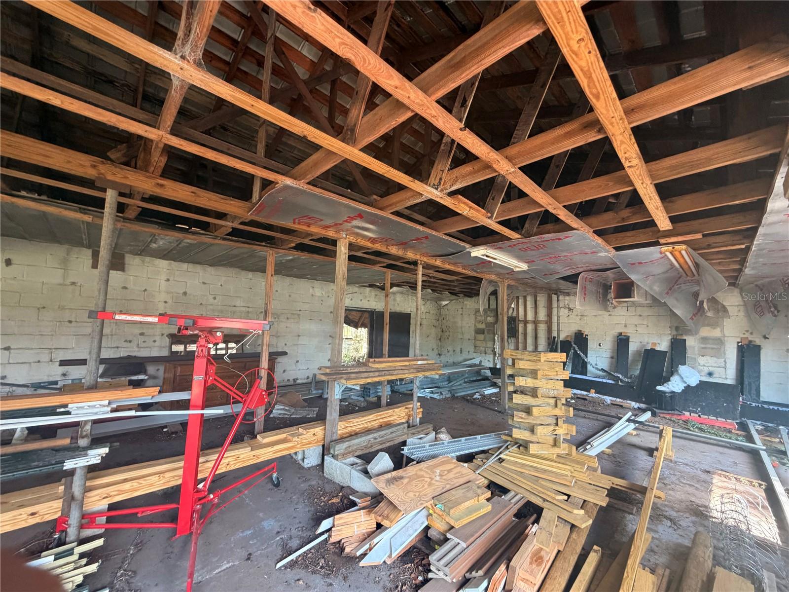 24042 90 Property Photo 11