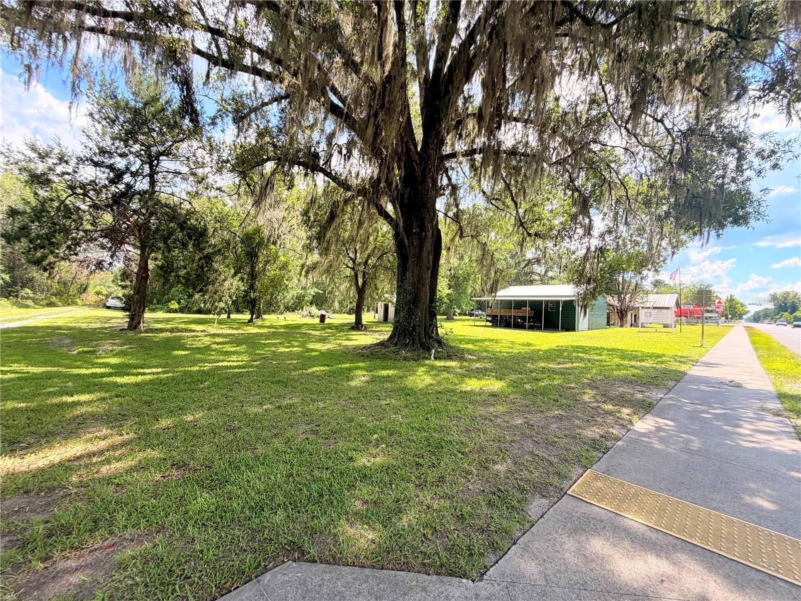 24042 90 Property Photo 16