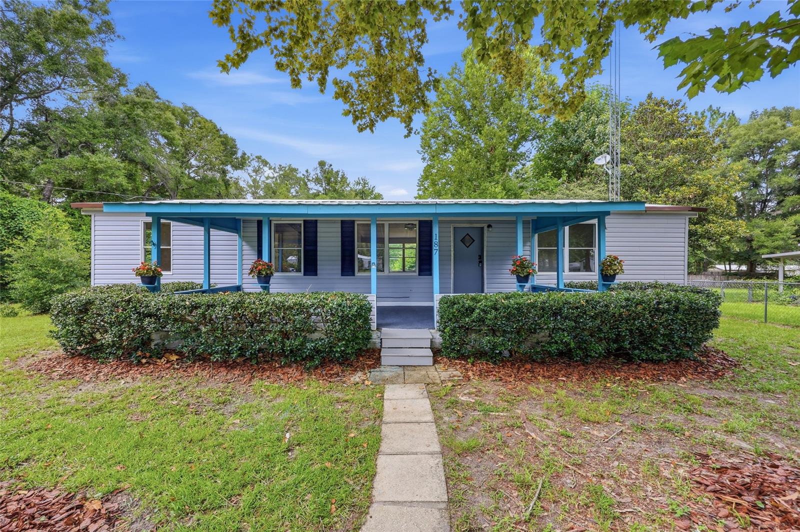 187 Sw Peach Gln Property Photo 1