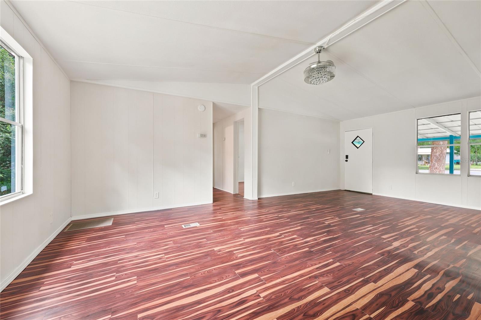 187 Sw Peach Gln Property Photo 12