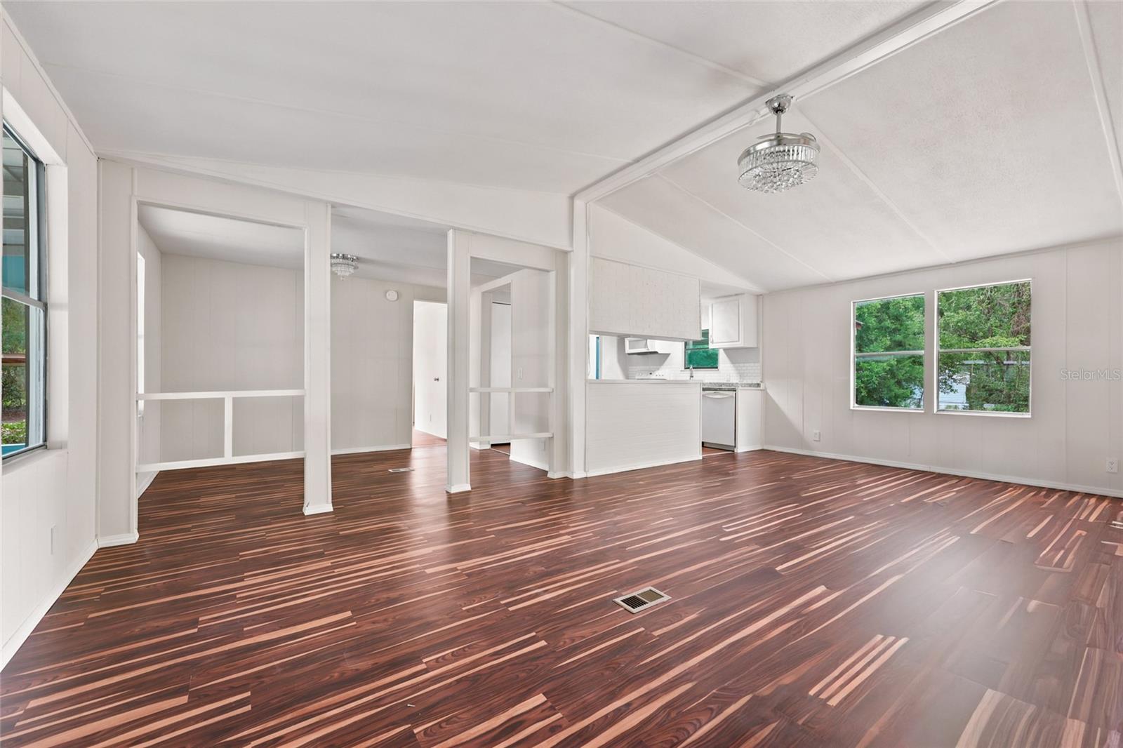 187 Sw Peach Gln Property Photo 13