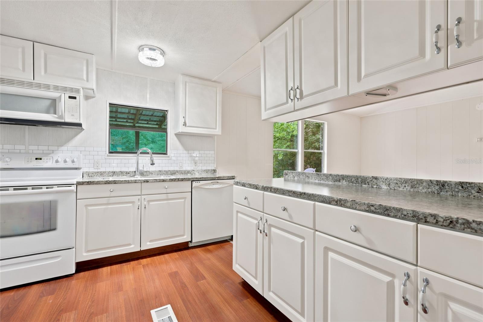 187 Sw Peach Gln Property Photo 19