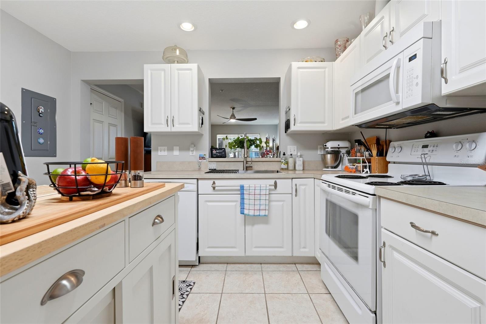 4611 Sw 48th Way #108 Property Photo 6