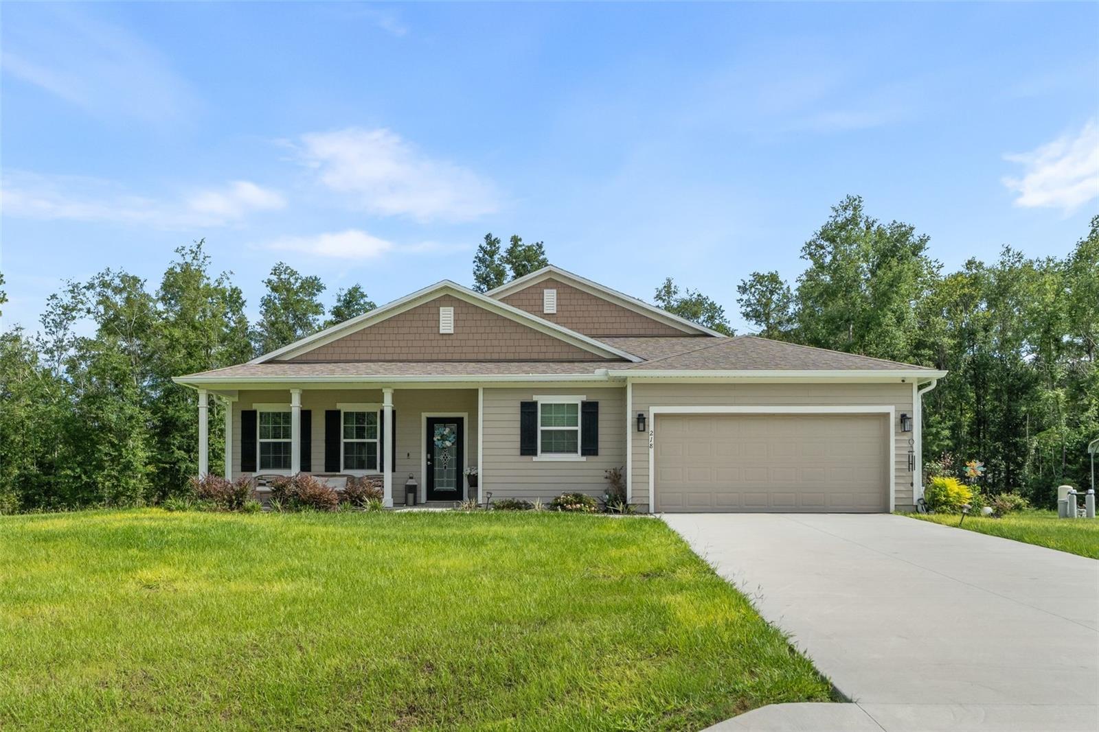 218 Sw Cadence Gln Property Photo 1