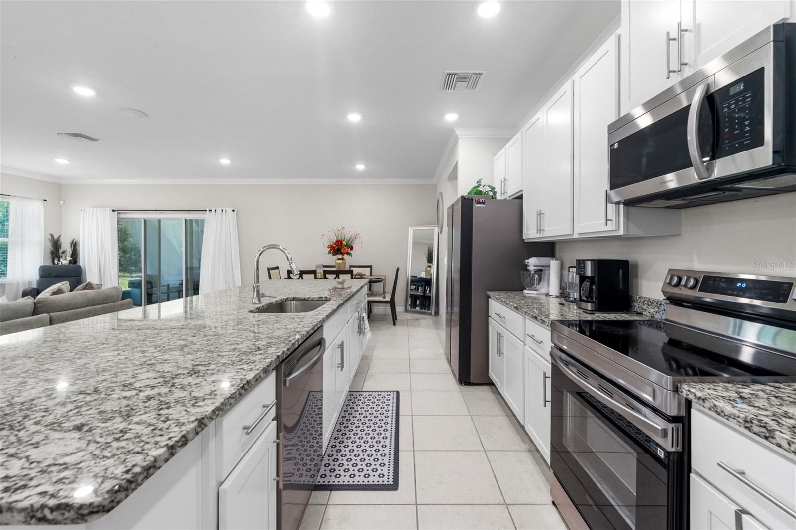218 Sw Cadence Gln Property Photo 15