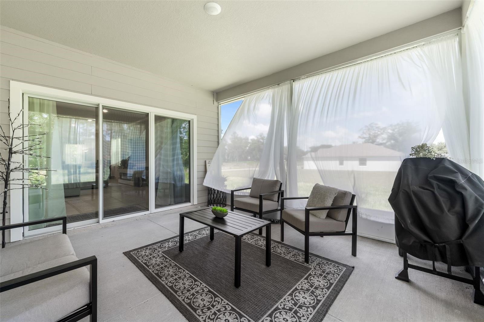 218 Sw Cadence Gln Property Photo 34
