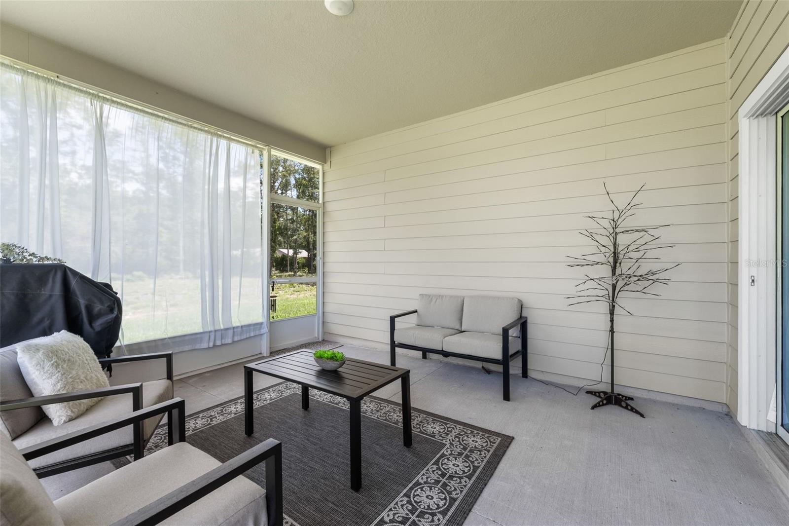 218 Sw Cadence Gln Property Photo 35