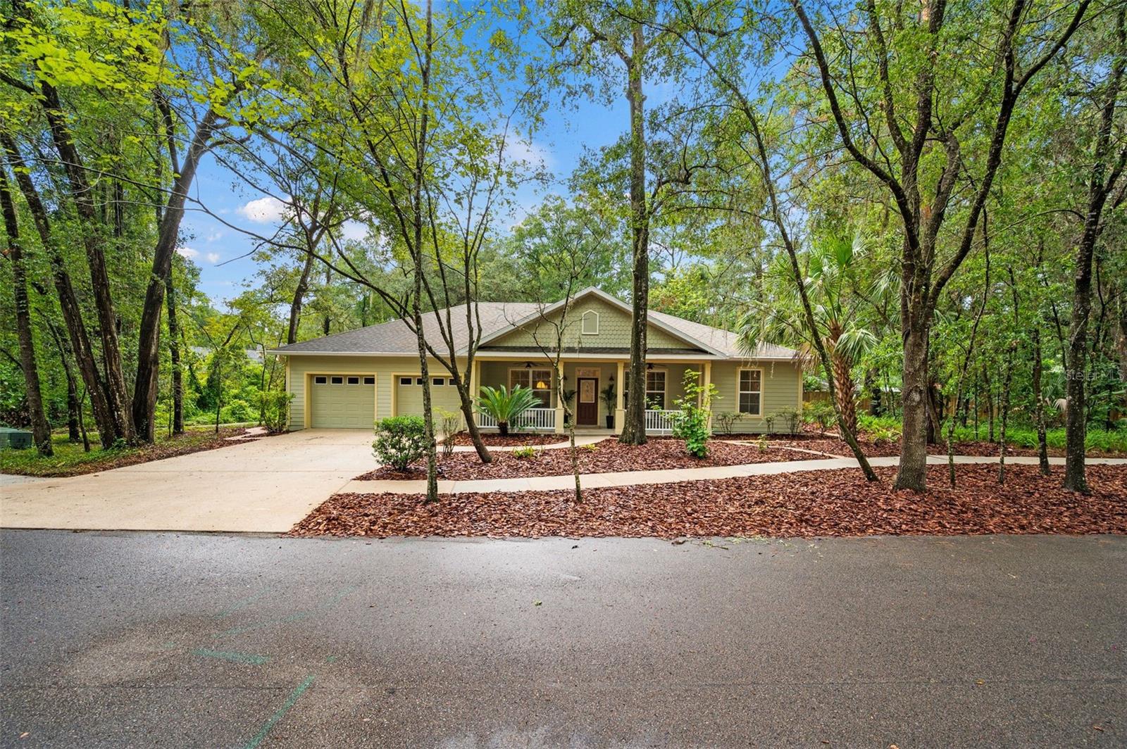 3883 Sw 21st Dr Property Photo 1