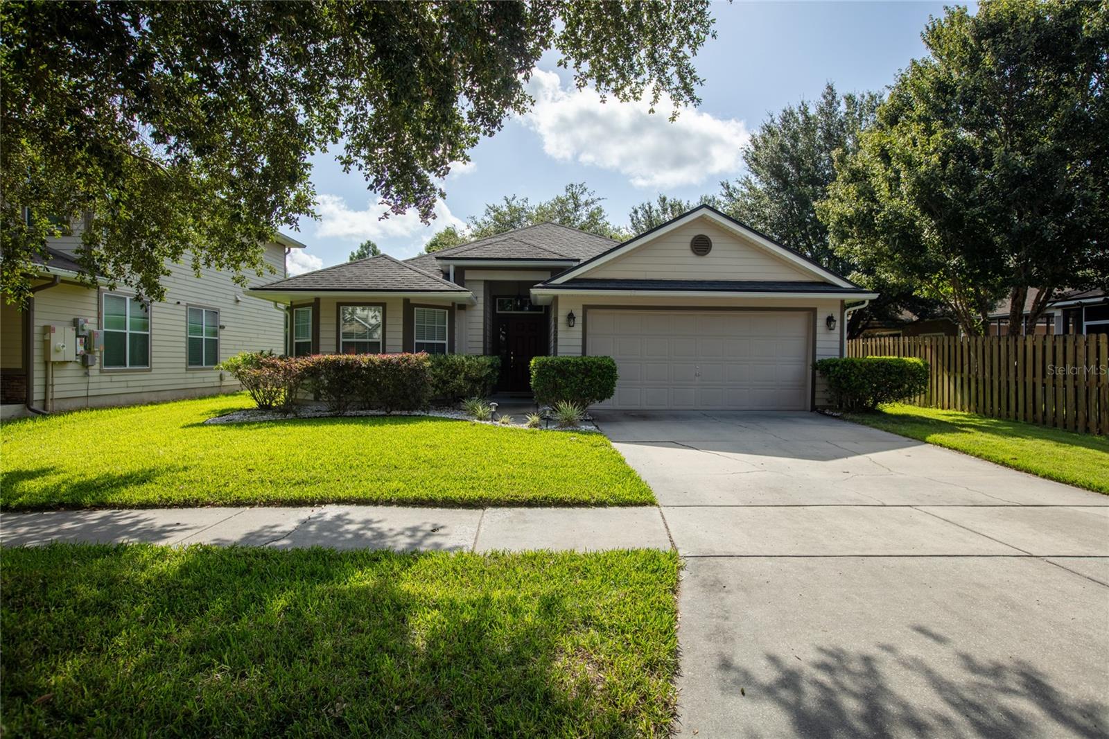 8123 NW 51ST DR Property Photo 1