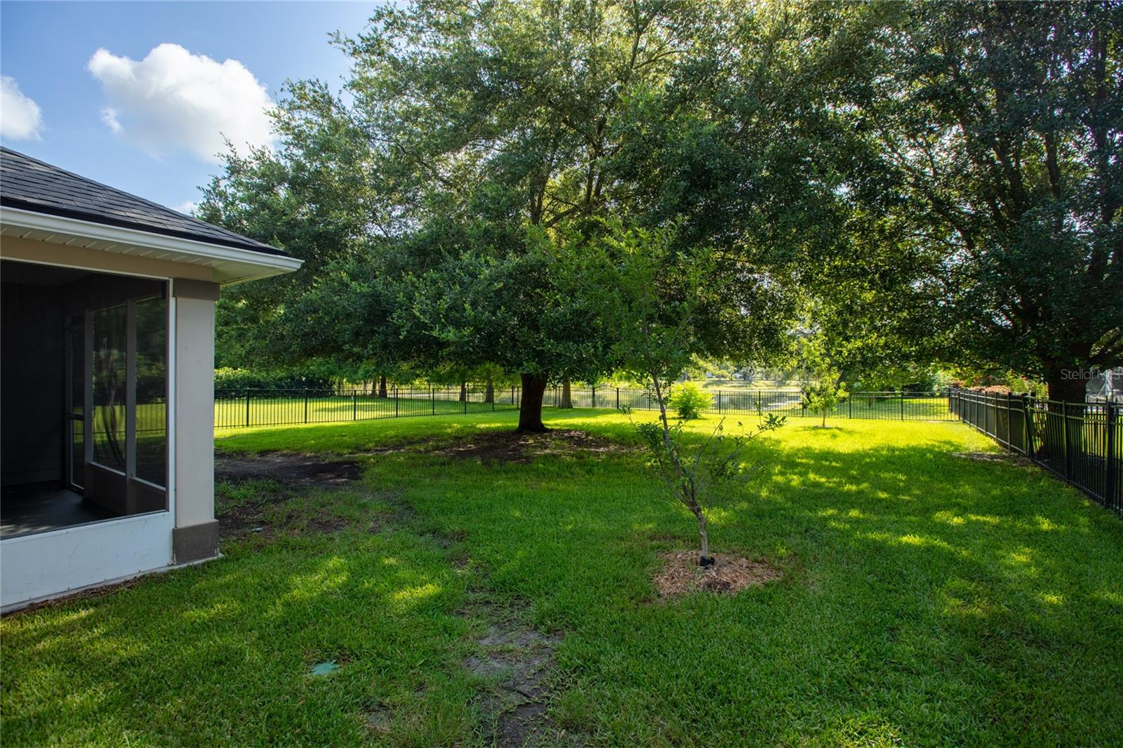 8123 Nw 51st Dr Property Photo 4