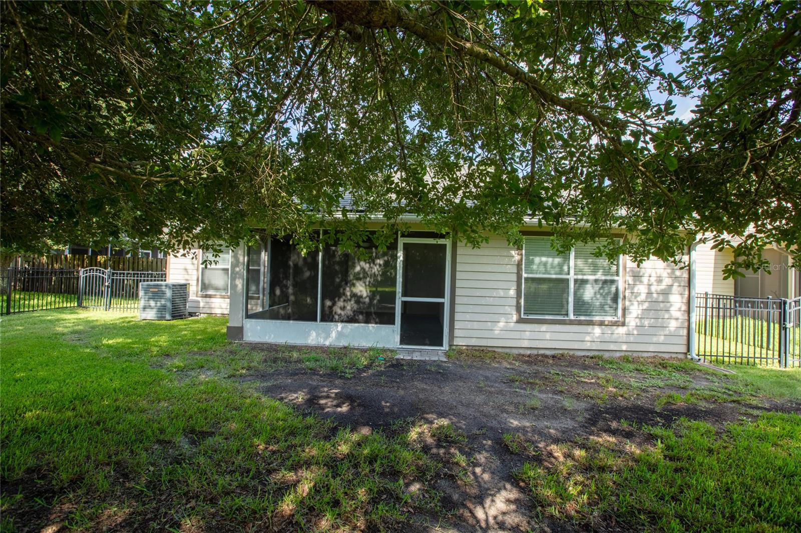8123 Nw 51st Dr Property Photo 12