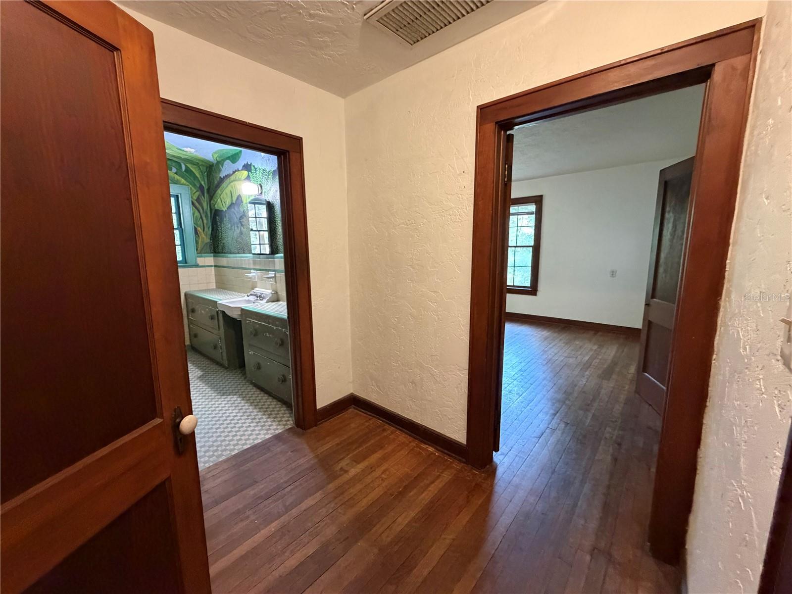1740 Nw 7th Ave Property Photo 5