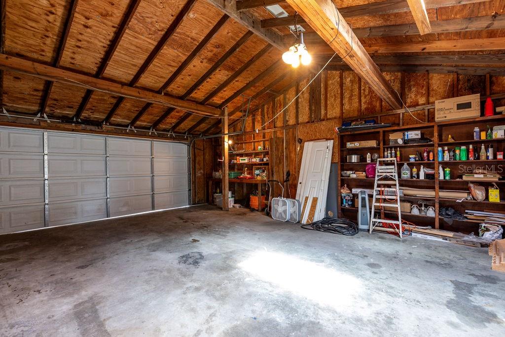 369 Ne Diana Ter Property Photo 16