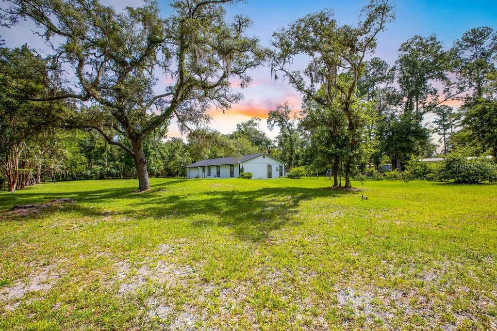369 Ne Diana Ter Property Photo 23