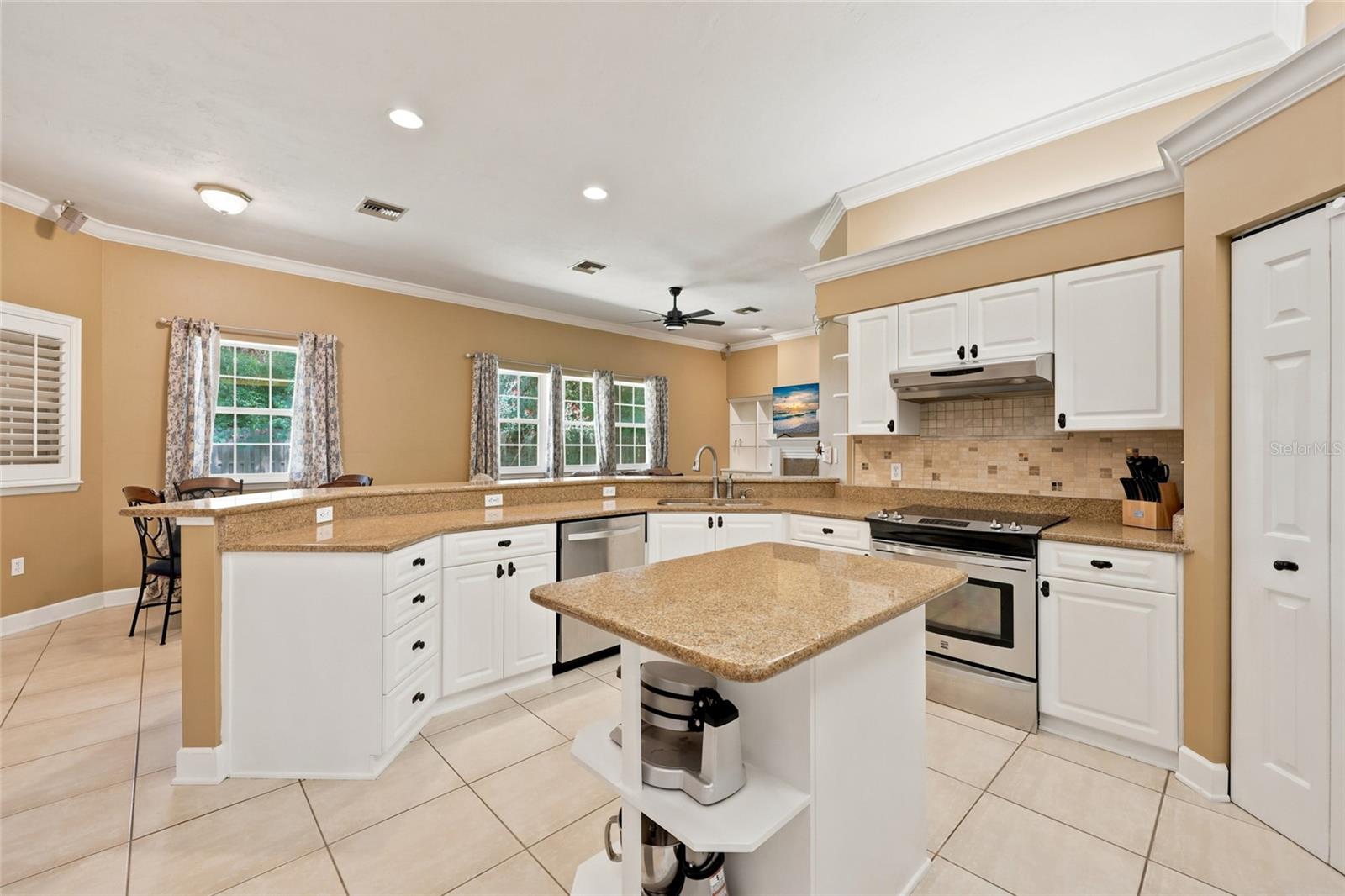 2015 Nw 89th Dr Property Photo 10