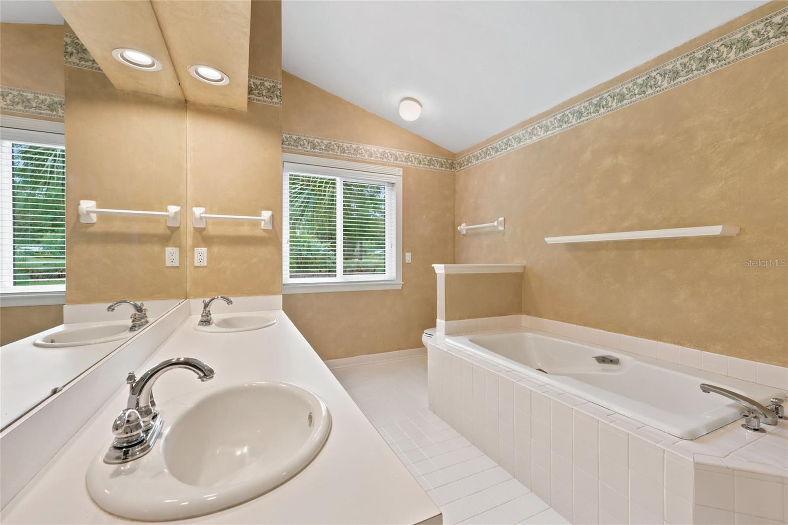 1219 Sw 101st St Property Photo 28
