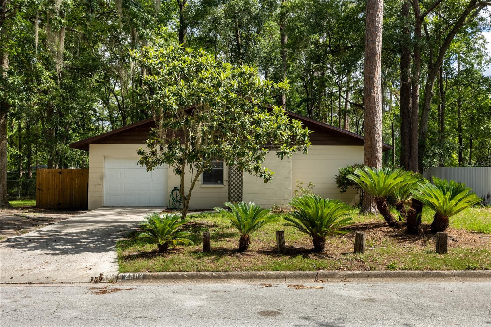2902 NW 39TH PL Property Photo 1