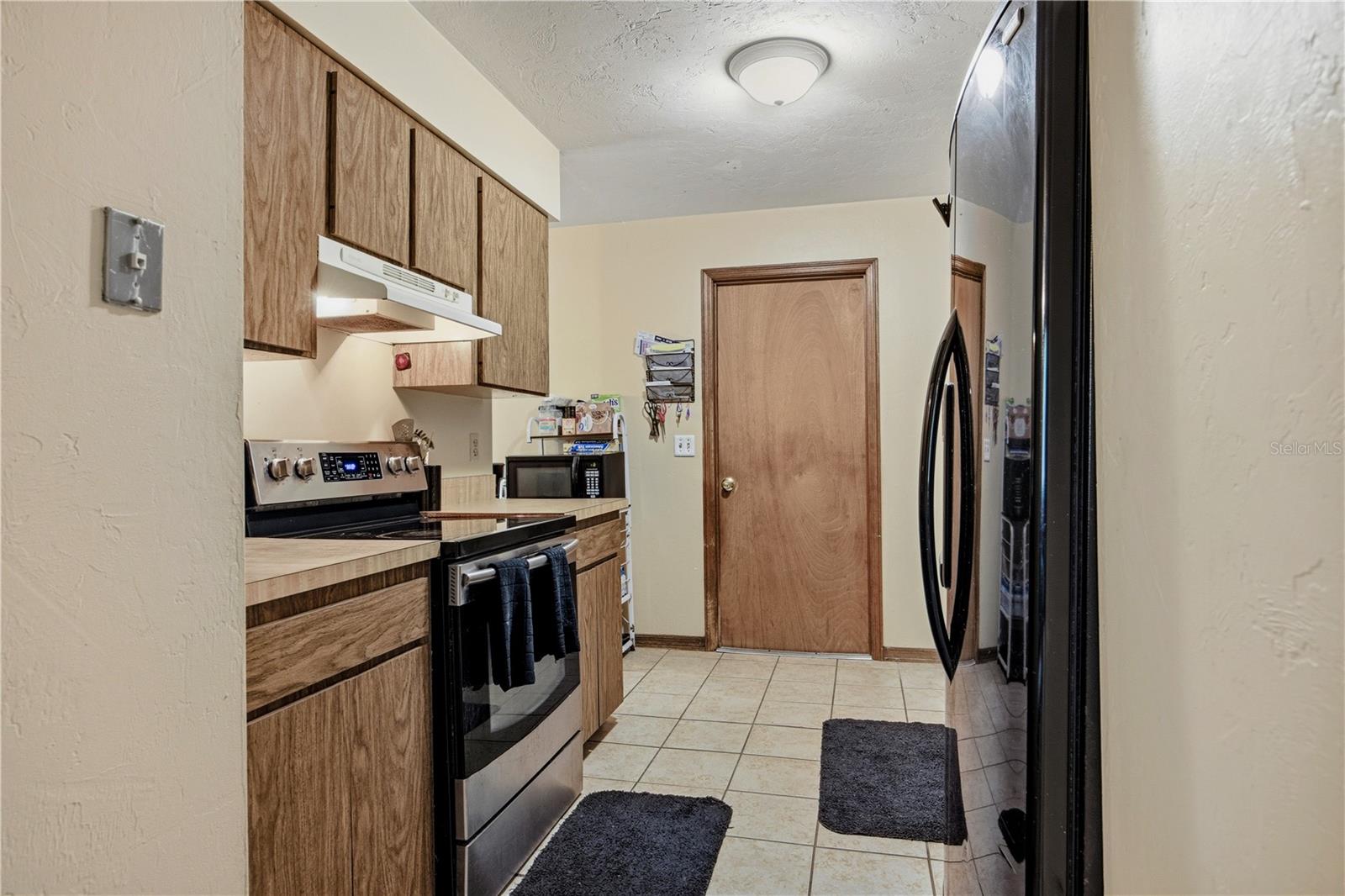 2902 Nw 39th Pl Property Photo 6