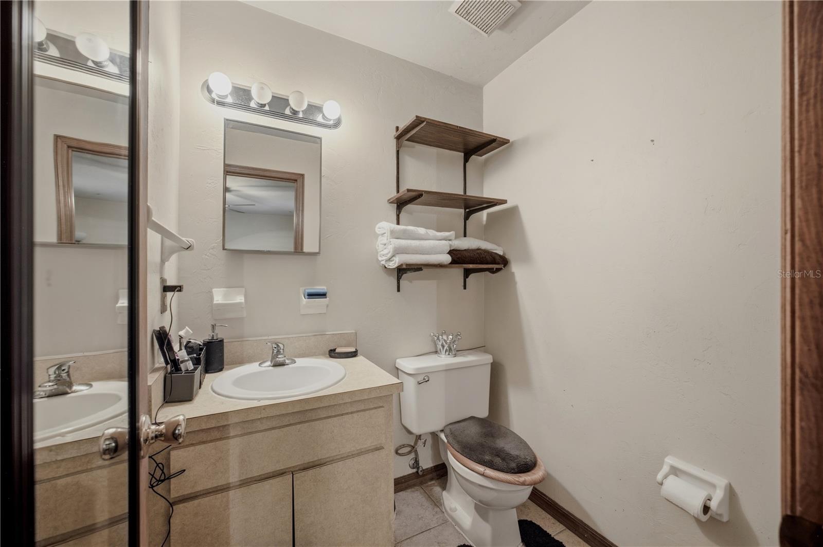 2902 Nw 39th Pl Property Photo 12