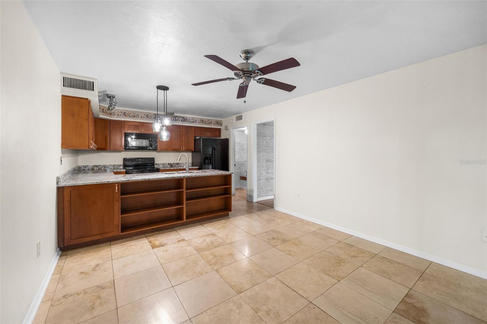 1653 Nw 19th Cir Property Photo 6