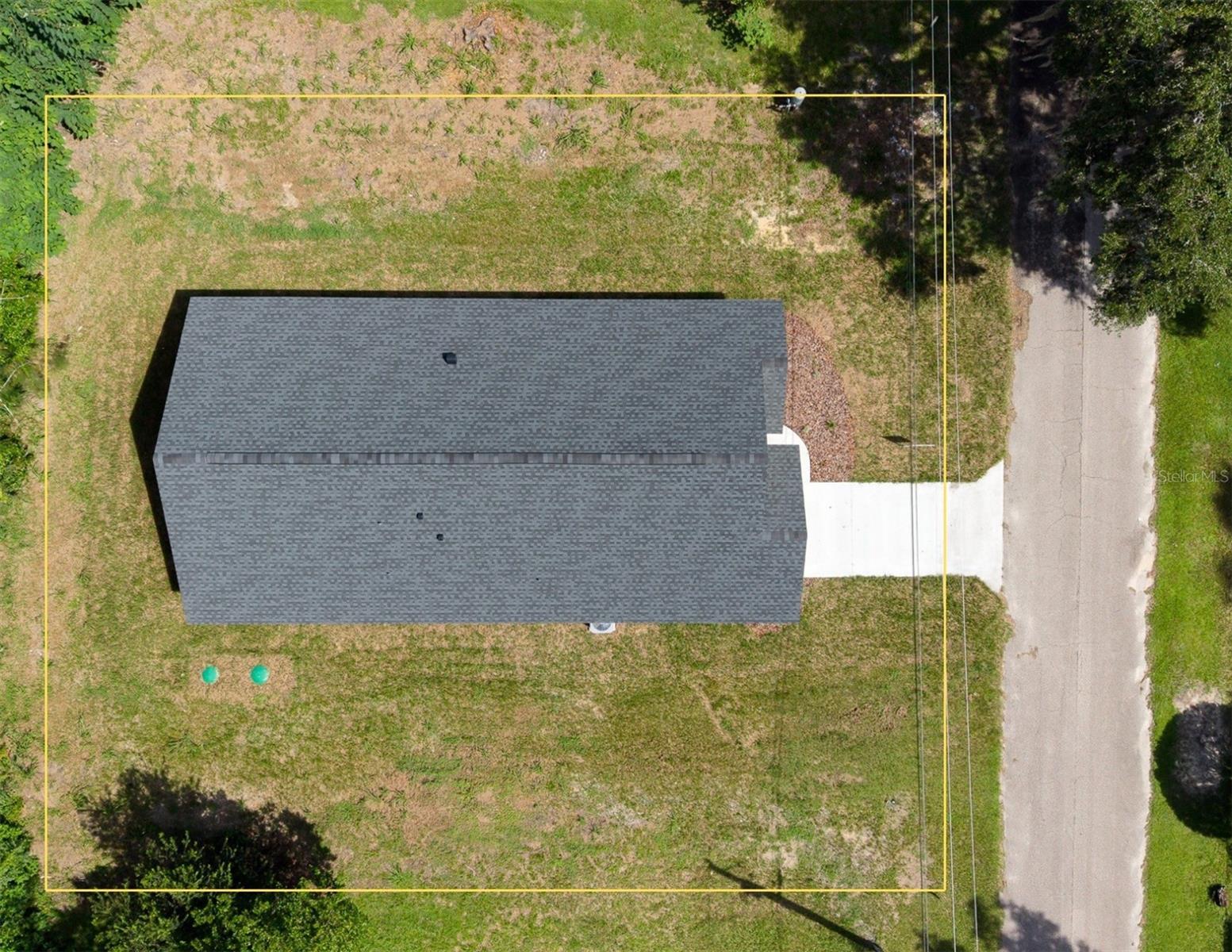 2402 Ne 70th St Property Photo 2