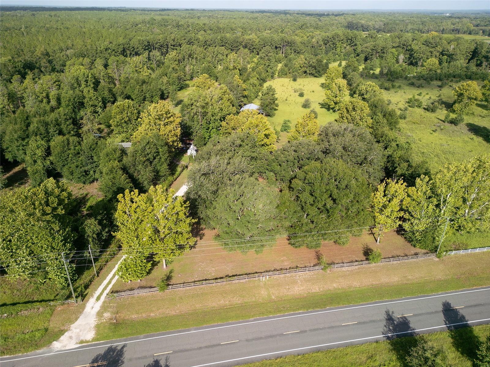 25518 Nw County Road 241 Property Photo 2