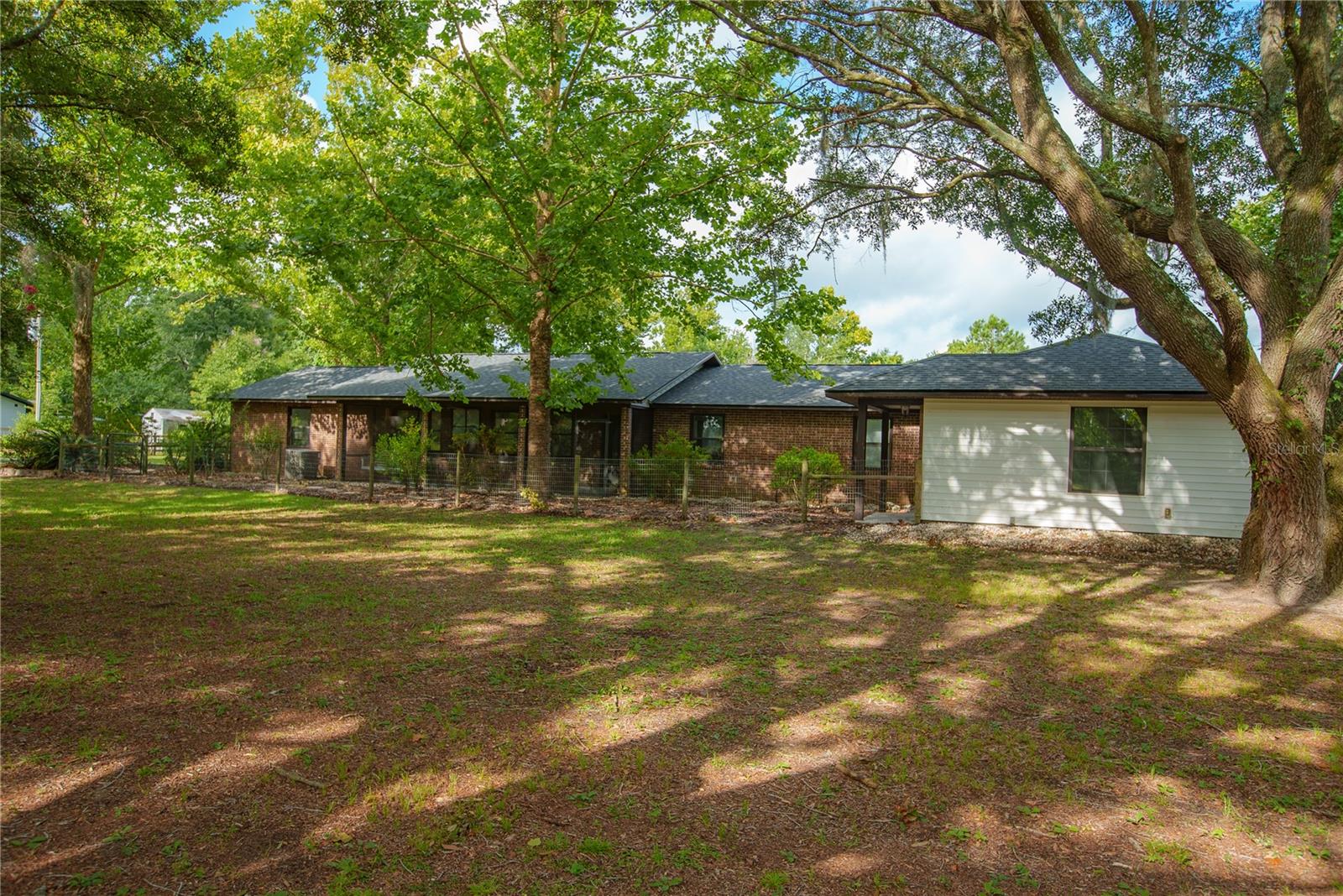 25518 Nw County Road 241 Property Photo 4