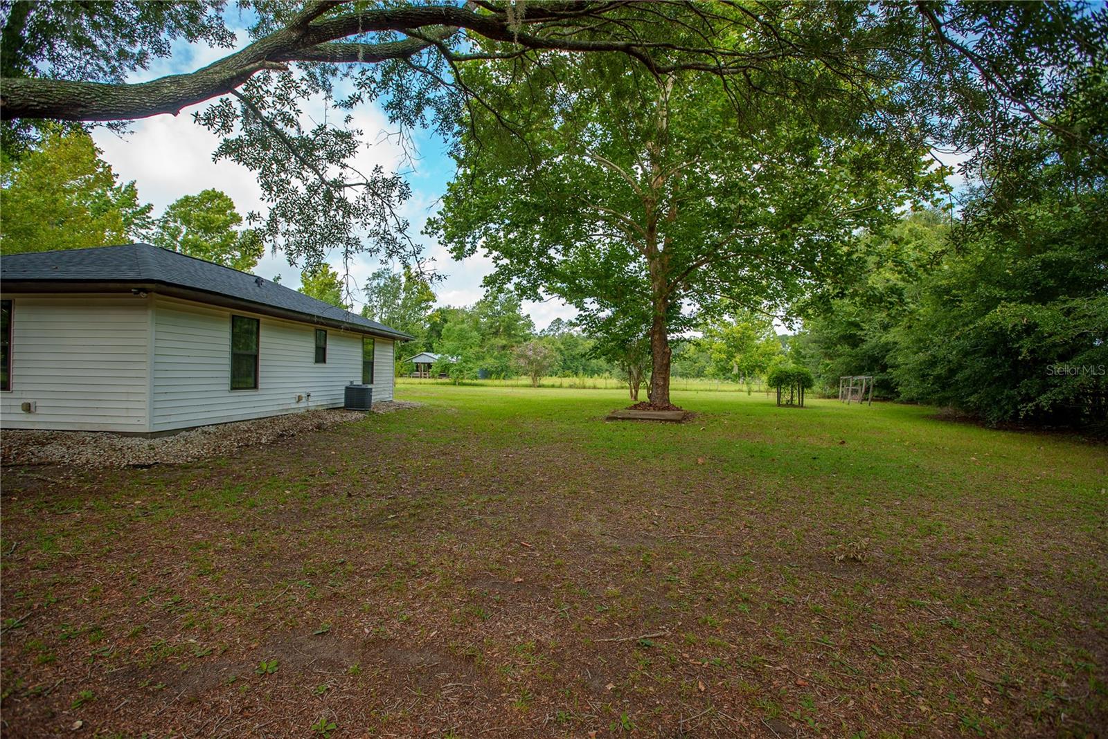 25518 Nw County Road 241 Property Photo 13