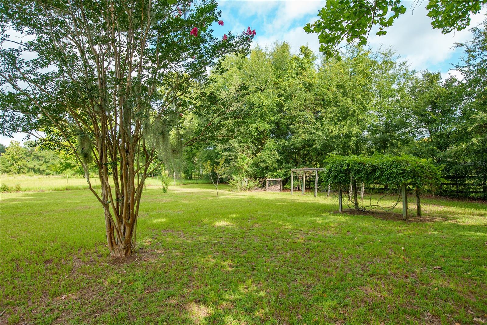 25518 Nw County Road 241 Property Photo 14