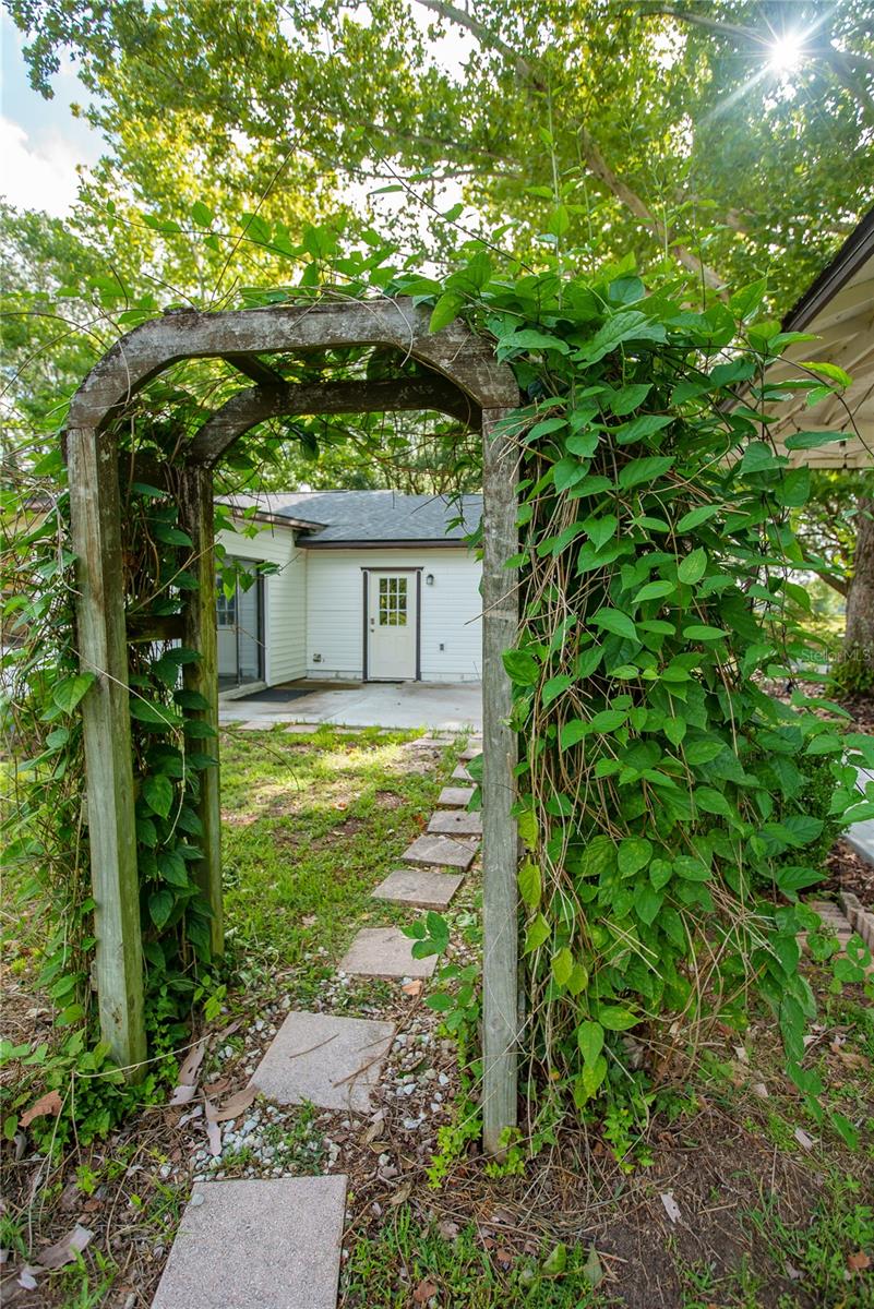 25518 Nw County Road 241 Property Photo 18
