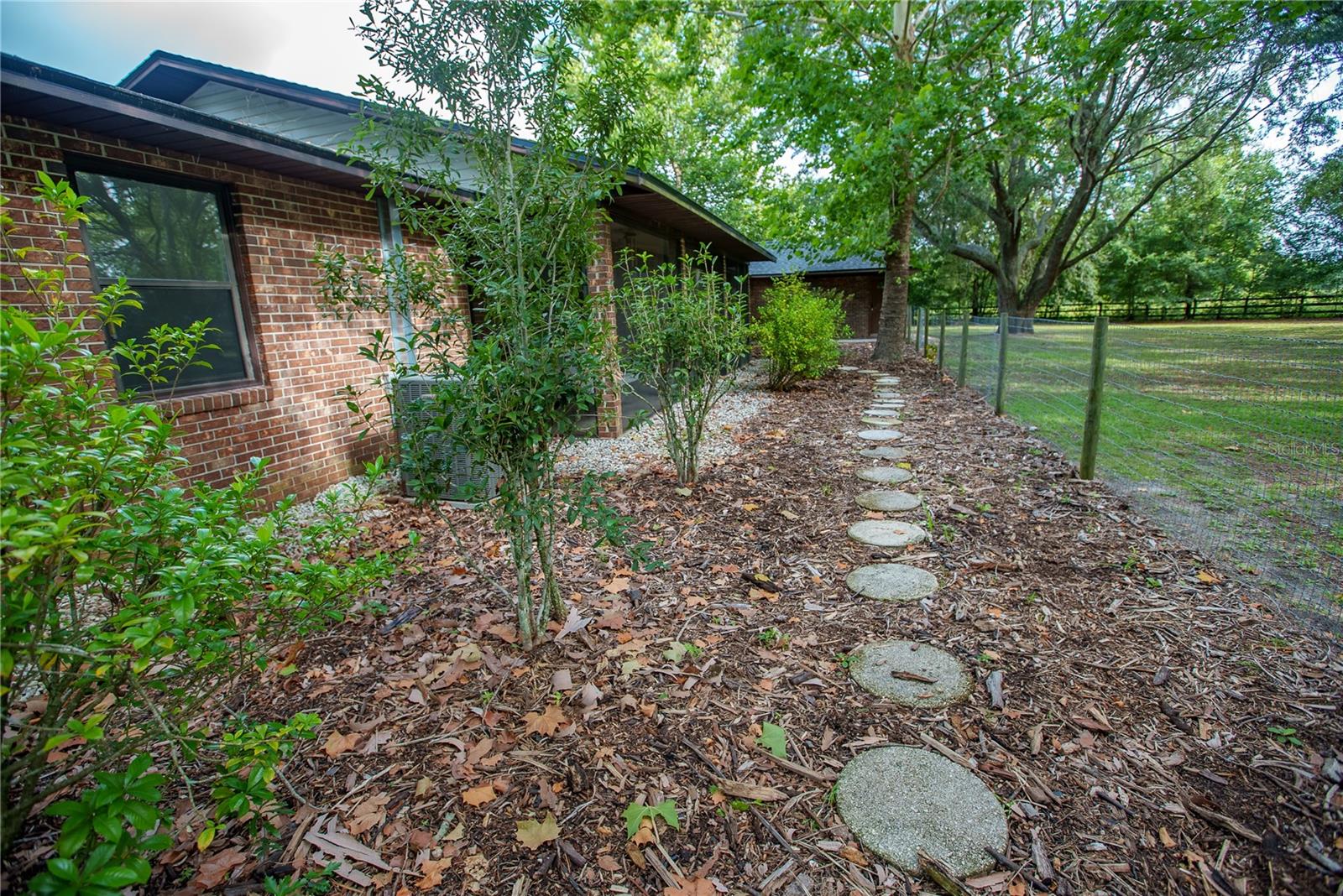 25518 Nw County Road 241 Property Photo 23