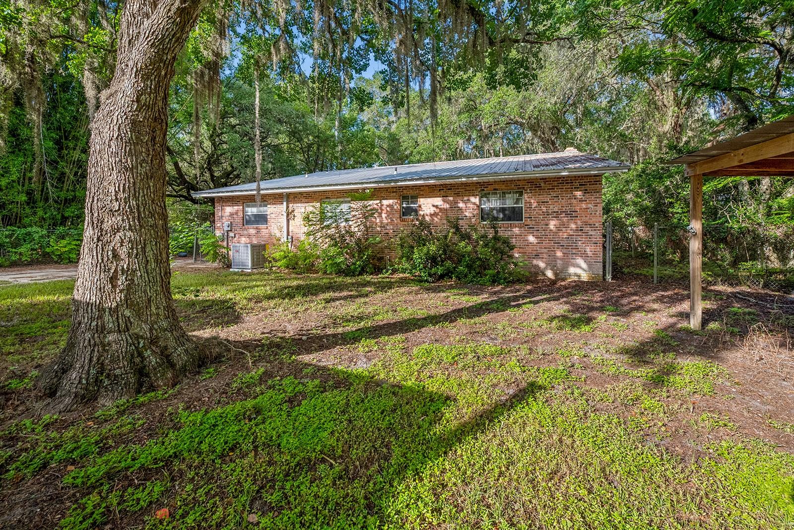 7908 Lake Geneva Ln Property Photo 2