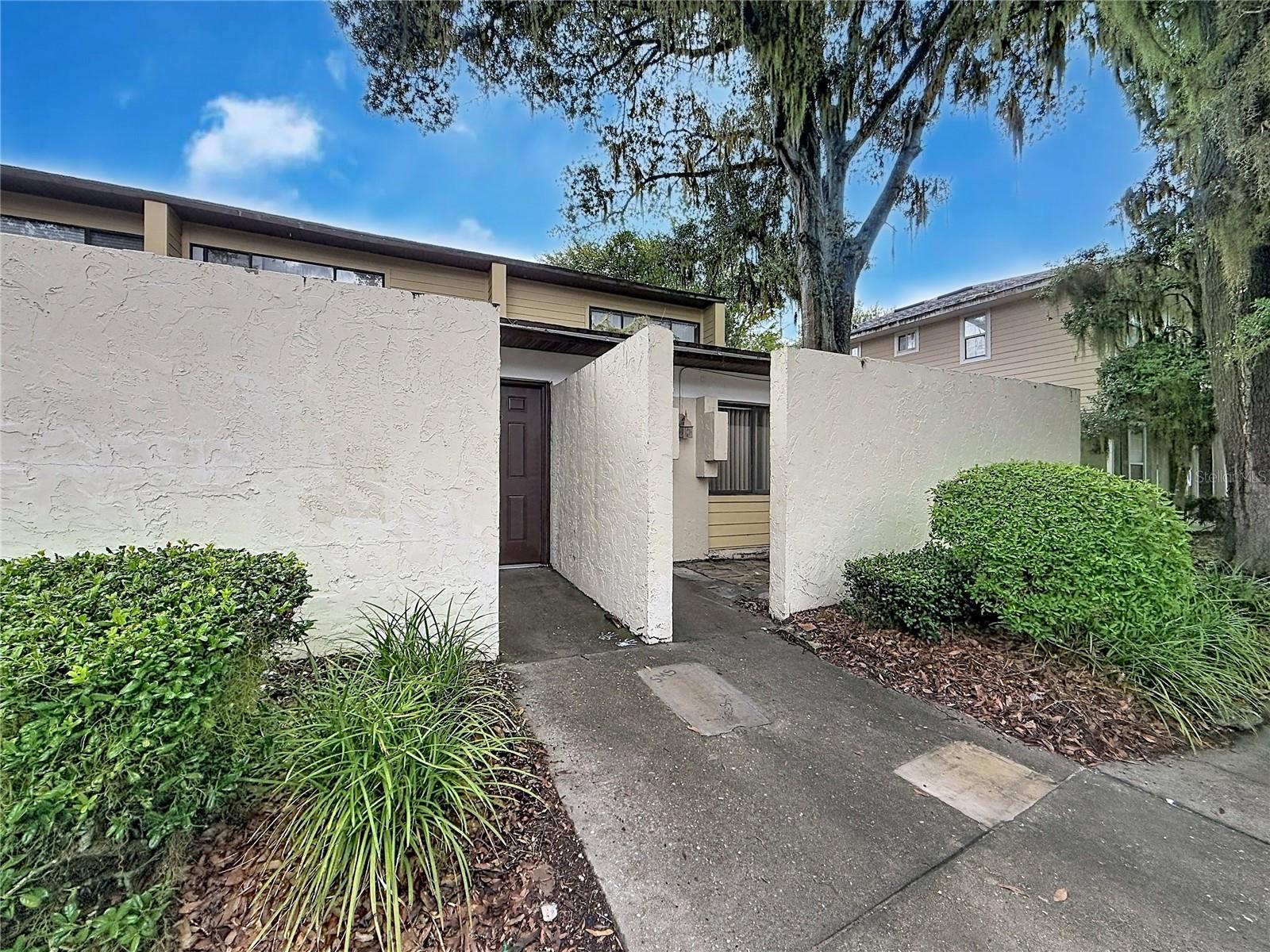 2508 Sw 35th Pl #a6 Property Photo 2