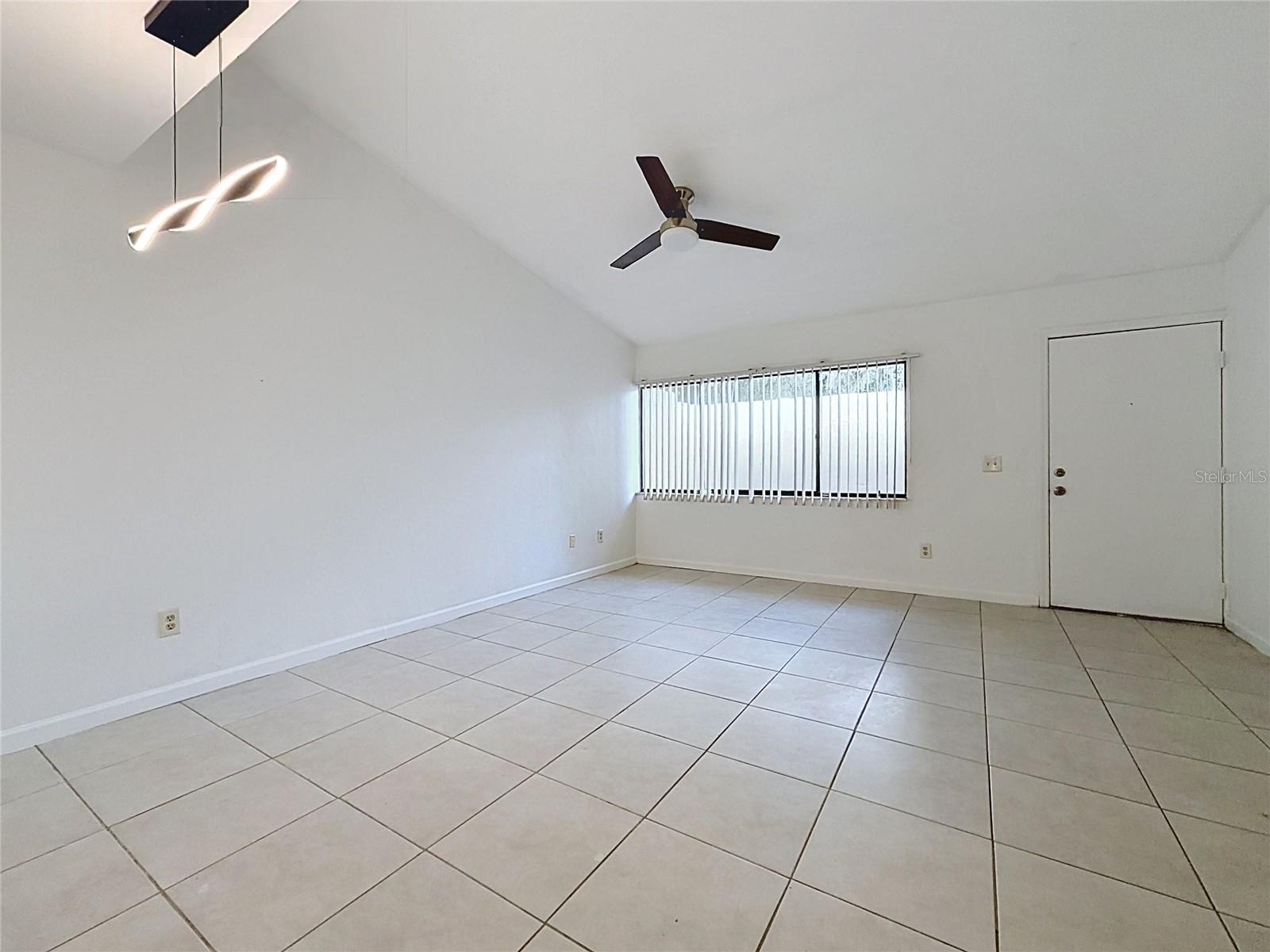 2508 Sw 35th Pl #a6 Property Photo 5