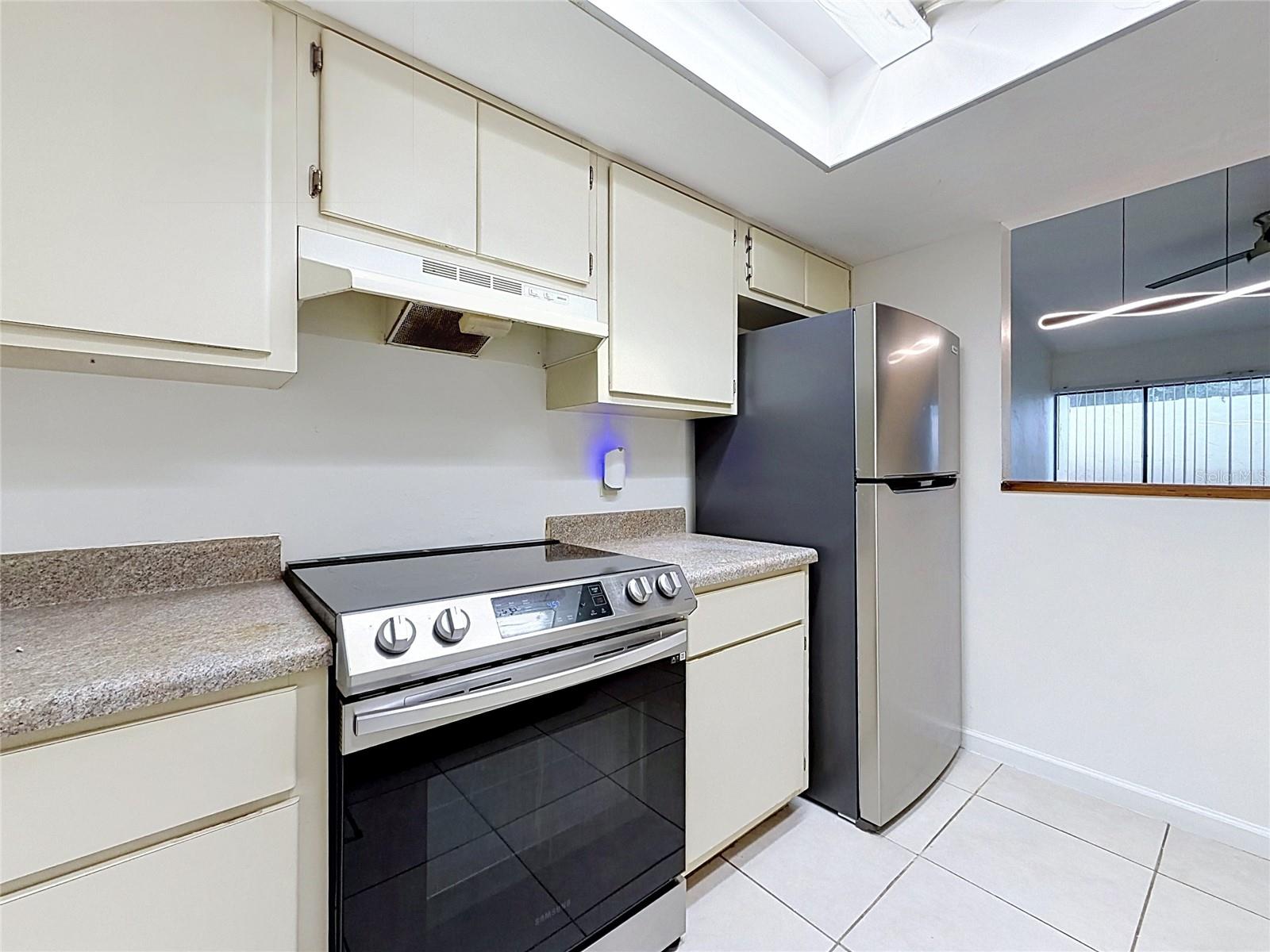 2508 Sw 35th Pl #a6 Property Photo 8