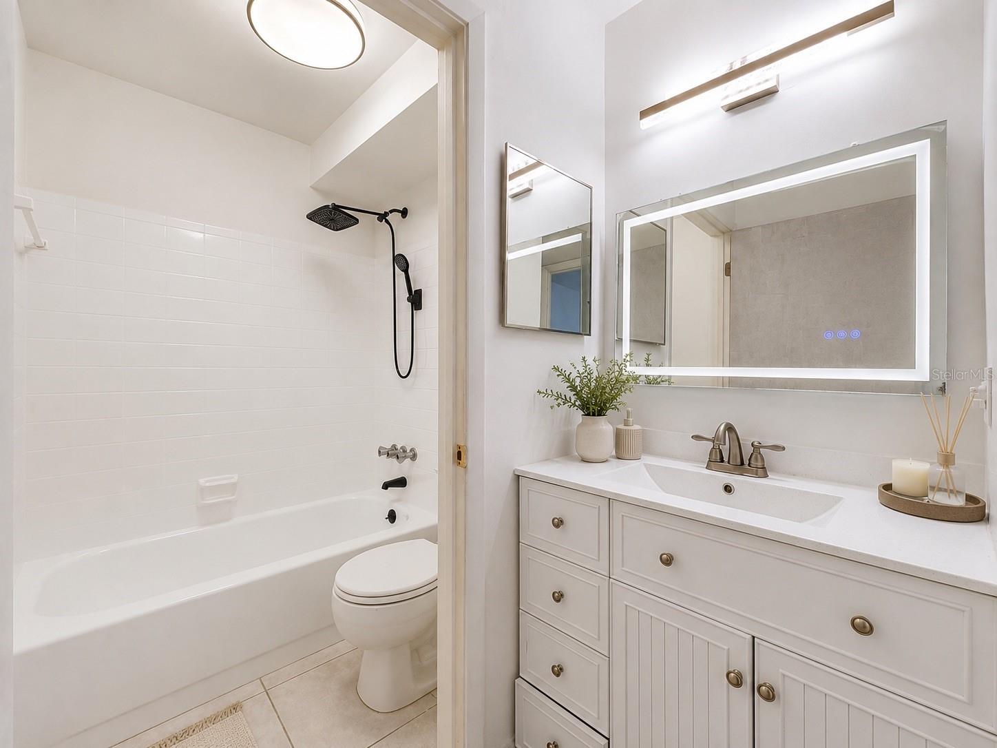 2508 Sw 35th Pl #a6 Property Photo 9
